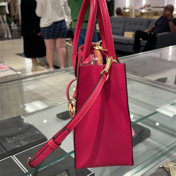 Michael Kors Mercer Medium Leather Messenger Satchel Crossbody
Electric Pink
NWT - Picture 4 of 16